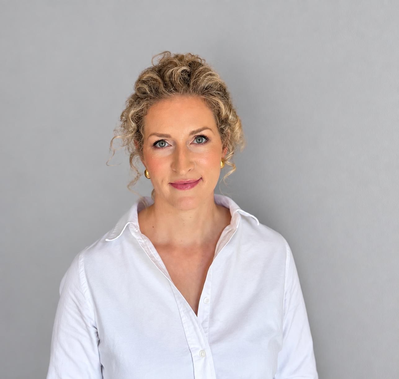 Dr Áine Herlihy